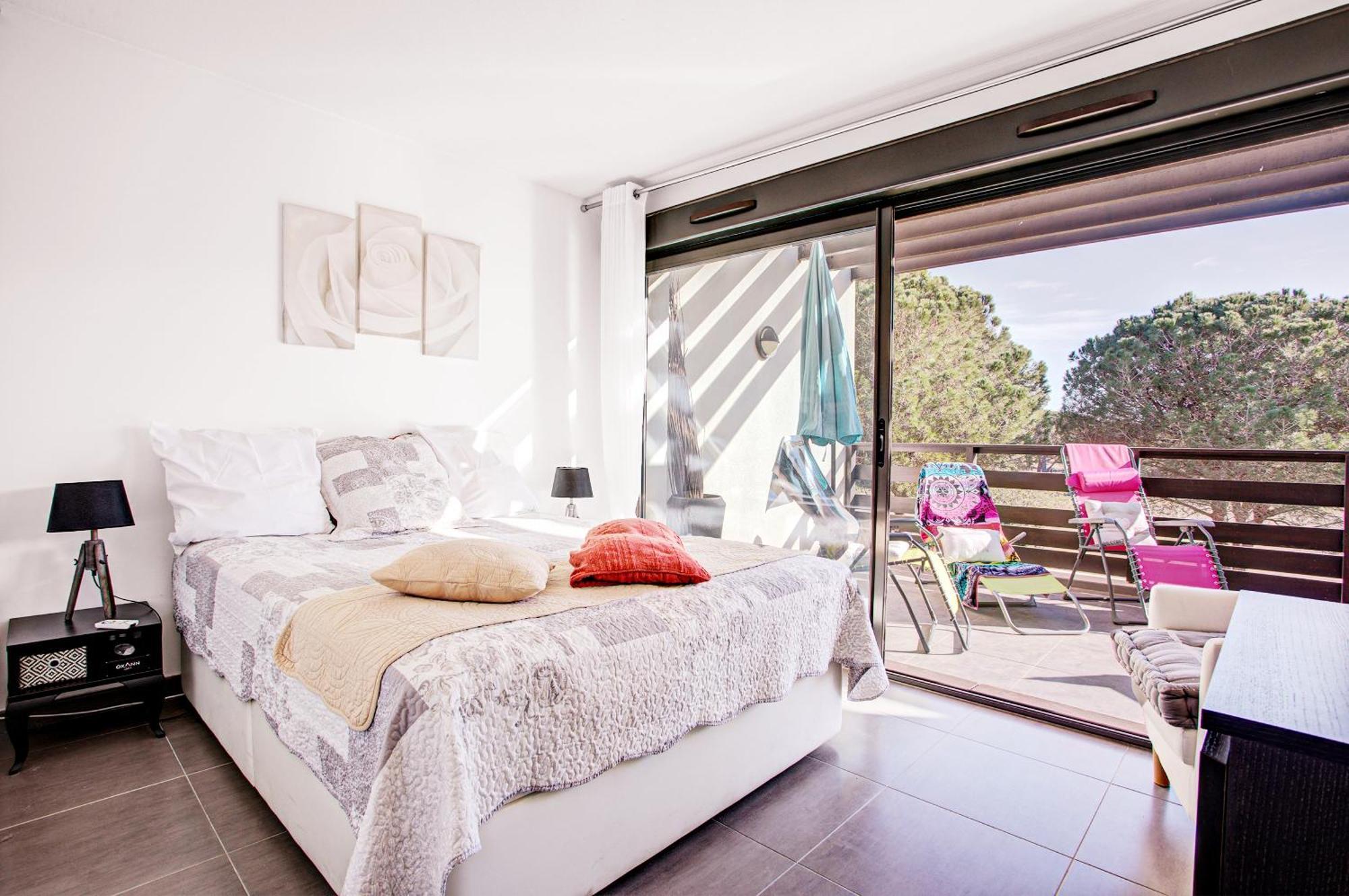 Vert Paradis - Vue Apaisante Sur Golf, Pins Parasols, 2E Etage - 80 M2 Dont Terrasse Avec Pergola, 2 Chambres, 3Et Iles, 3 Clim, Wifi - Piscine, Parking Et Park A Velos, Ascenseur - En Option Linge, Menage - Pistes Cyclables, Mer A Proximite Saint-Cyprien  Dış mekan fotoğraf