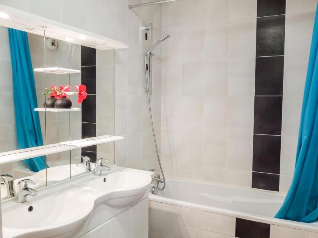 Vert Paradis - Vue Apaisante Sur Golf, Pins Parasols, 2E Etage - 80 M2 Dont Terrasse Avec Pergola, 2 Chambres, 3Et Iles, 3 Clim, Wifi - Piscine, Parking Et Park A Velos, Ascenseur - En Option Linge, Menage - Pistes Cyclables, Mer A Proximite Saint-Cyprien  Dış mekan fotoğraf